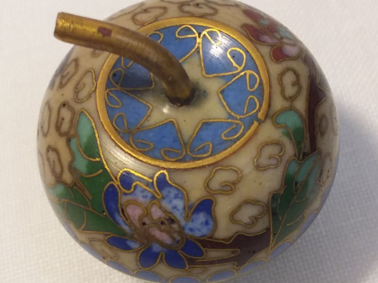 Skulpturen & Statuen: Cloisonné Apfel, alt, China – Gebraucht aus Zürich von SciTec 3