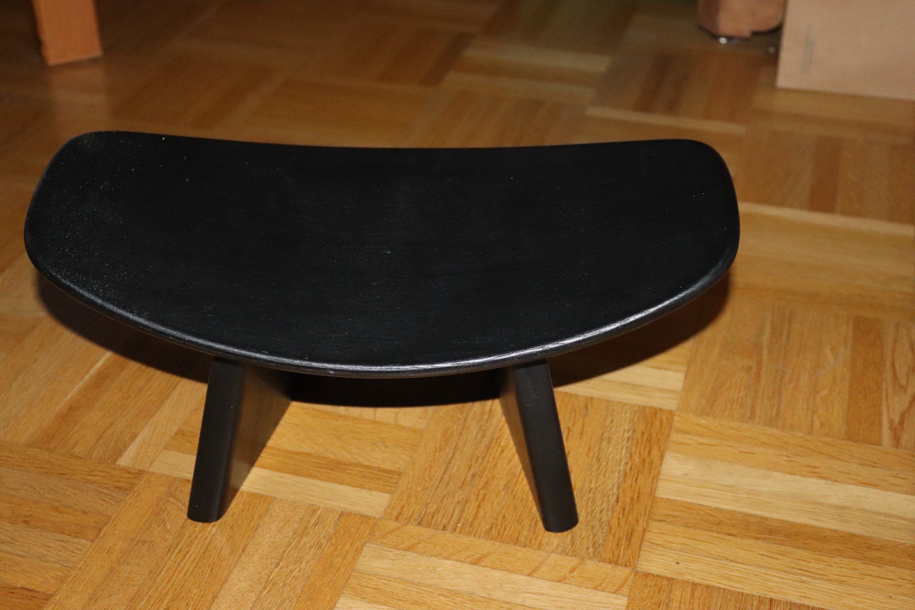 Hocker: banc japonais design noir 2 pieds – Gebraucht aus Biel/Bienne von poison60