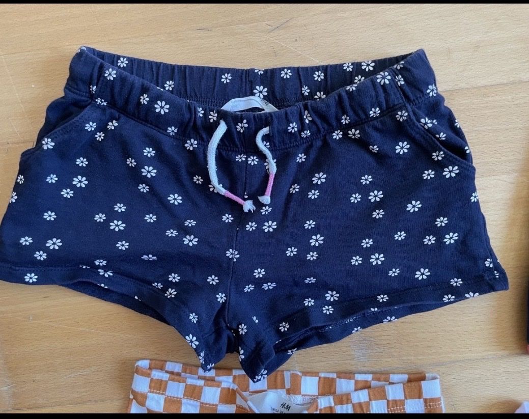 Pantaloni: Shorts Gr. 122 – Usato da Weinfelden venduto da Maurii15