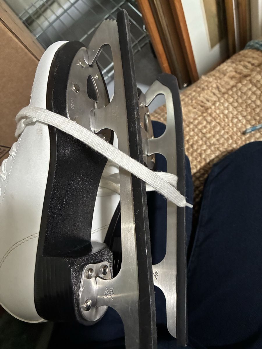 Pattini in linea & Pattini a rotelle: Schlittschuhe 37 – Usato da Bern venduto da wisemagpie 3