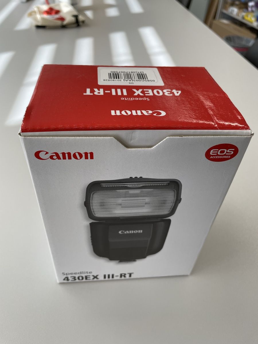 Canon Appareil photo: Spiegelreflexkamera Canon EOS 600D Objektiv Blitz Tasche – D'occasion à Frick par ive_6w85 6