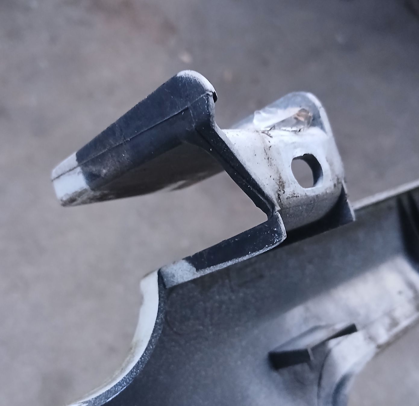 Renault Tutti pezzi di ricambio auto: Calandre Renault Express 1994-2001 – Usato da la heutte venduto da Auto-stock 2