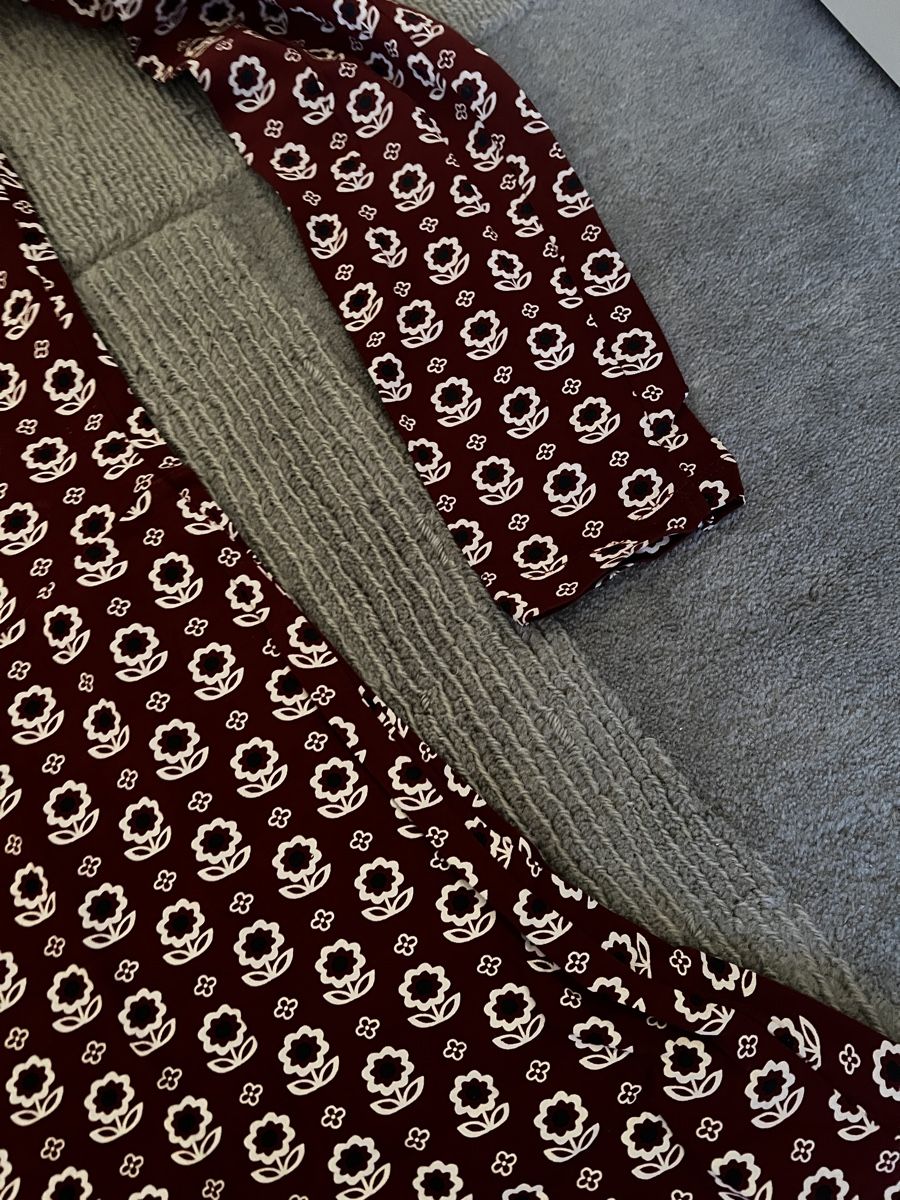 Vestiti & Gonne: Bordeaux Kleid mit Blumenmuster, Grösse 164 / 170 – Usato da Bern venduto da fla_yj25 5