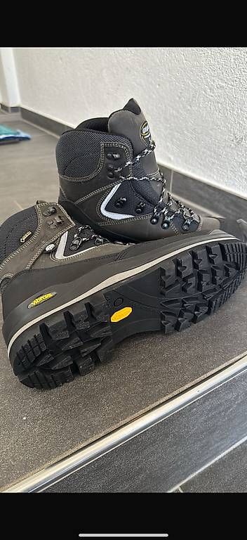 Scarpe da uomo: Sicherheitsschuhe – Usato da Kerzers venduto da Kirusanth996