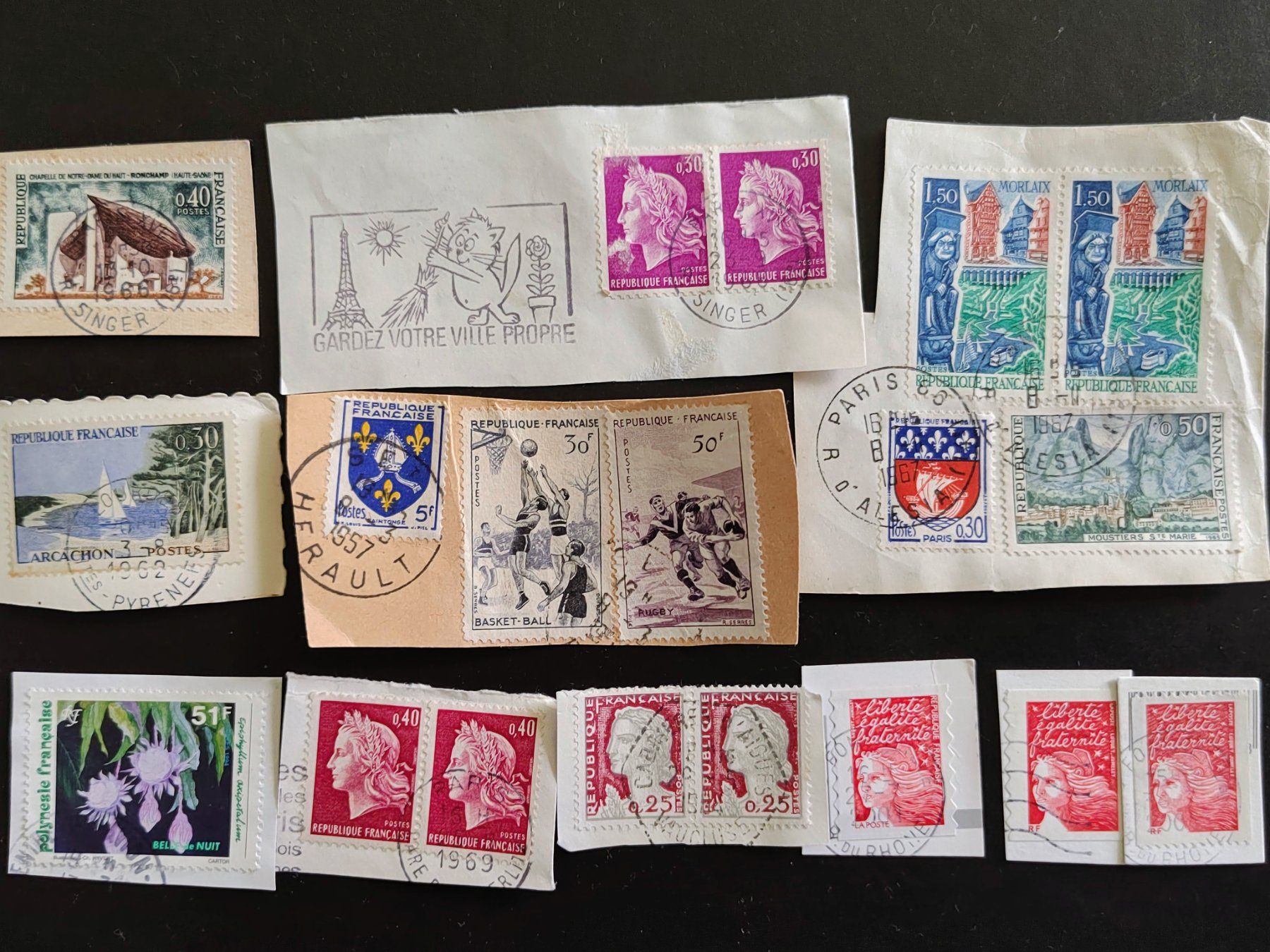 Tutti i francobolli: Briefmarken Frankreich – Usato da Rüti ZH venduto da Prostias