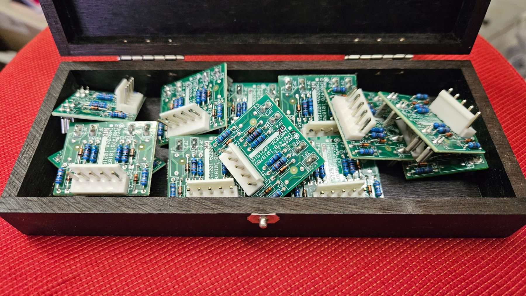 Componenti elettronici: Varie componenti elettroniche – Usato da Melano venduto da H-Sara