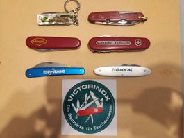 6 Taschenmesser Konvolut mit diversen Aufdrucken 