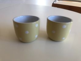 Eierbecher gelb mit weissen Punkten