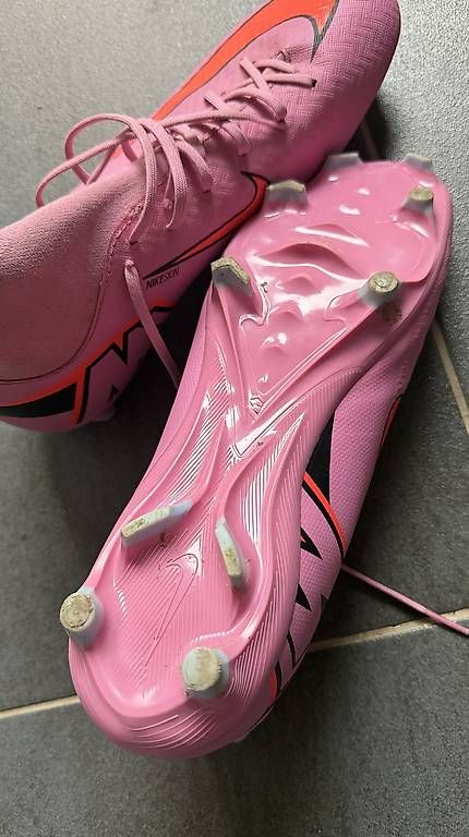 Scarpe da uomo: Gr. 45, Fussball Stollen Schuhe – Usato da Dättwil AG venduto da Ale040192
