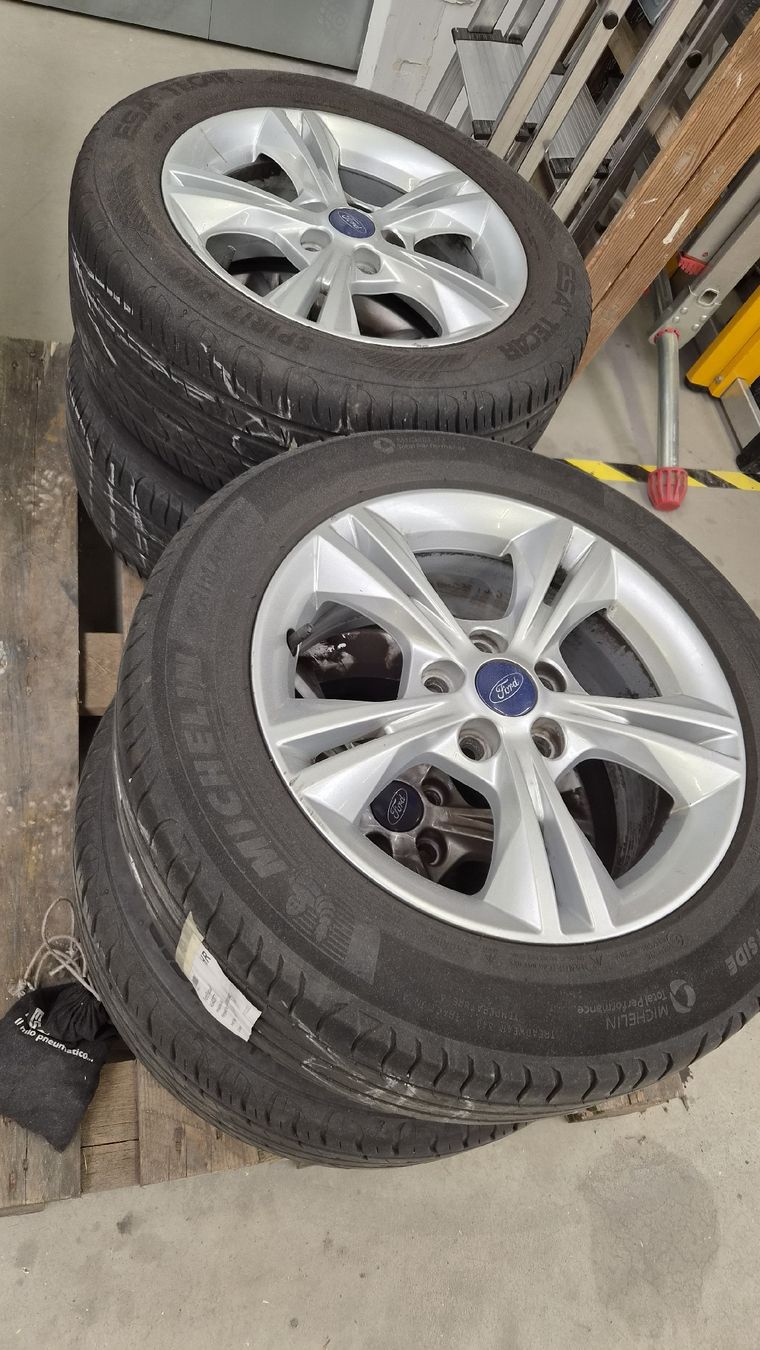 Pneumatici & Ruote complete: Ford Alufelgen und Reifen  – Usato da Wildegg venduto da scho_pla