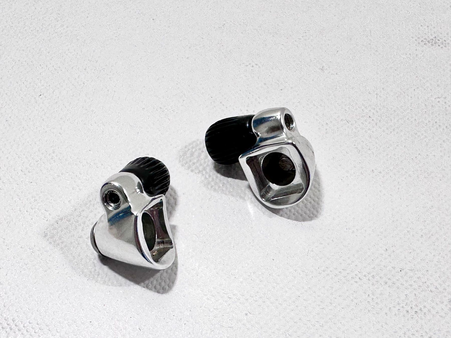 Pezzi di ricambio: Zuganschlag Downtube Holder Cablestop – Usato da Luzern venduto da bikeandbeltcom 1