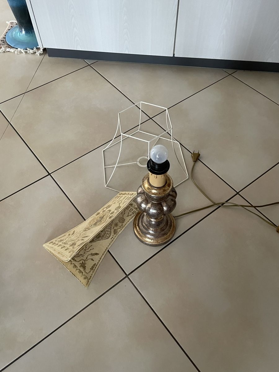 Lampade: Tischlampen Spezialanfertigung – Usato da Brunnen venduto da Skyline89 7