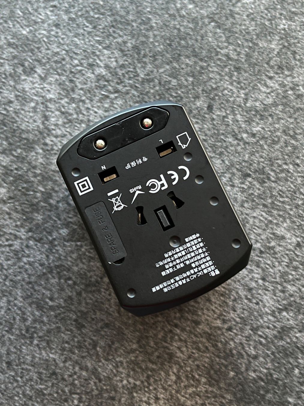 Unità & Adattatore: 65W Reiseadapter, Multinationaler Universal-Adapter, 4 USB-A – Usato da Kilchberg ZH venduto da Simple.Life 4