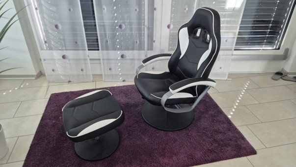 Poltrone: Relaxsessel mit Hocker zu verkaufen – Usato da Wettingen venduto da Lady_glam