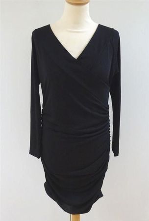 Neues Kleid - mit Raffungen - schwarz