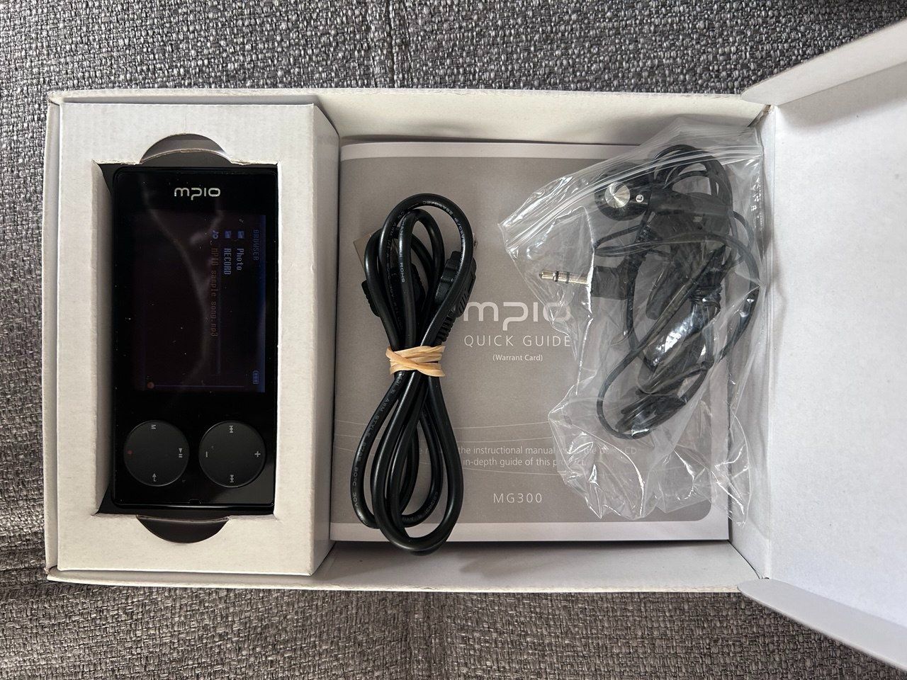 Lettore multimediale portatile: Lettore MP3 MPIO MG300 vintage – Nuovo (secondo la descrizione) da Giubiasco venduto da LorisVale 2