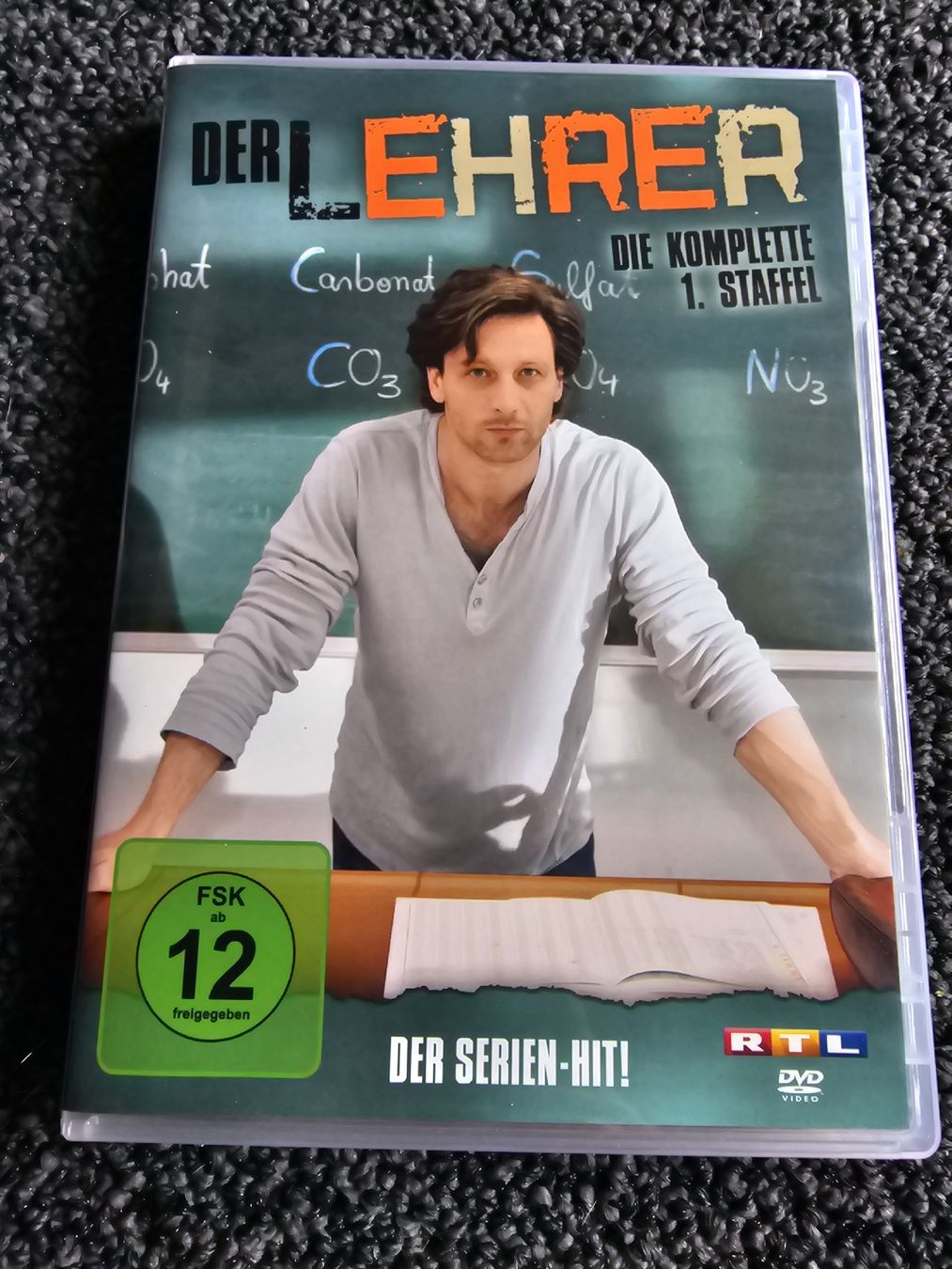 Tutti i DVDs: Der Lehrer - Die komplette 1. Staffel  – Usato da Ruswil venduto da jan_bxl5