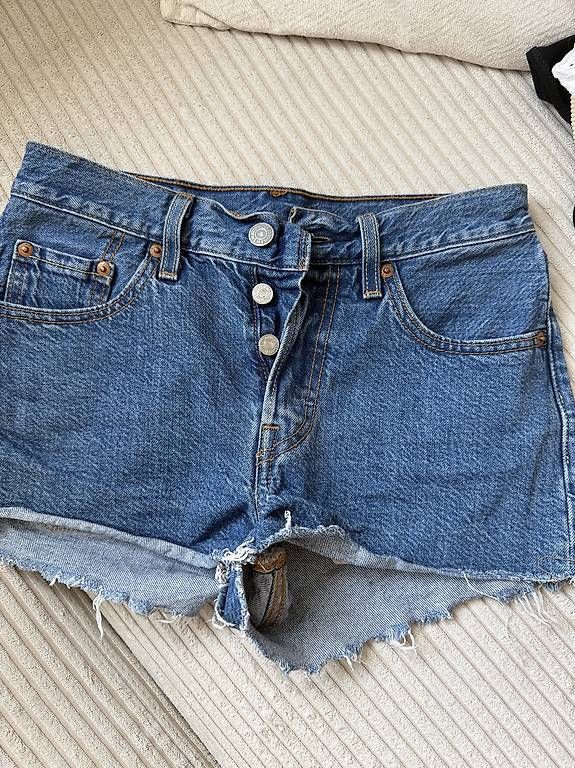 Jeans: Levi's Shorts – Usato da Zürich venduto da Angela_Chloe