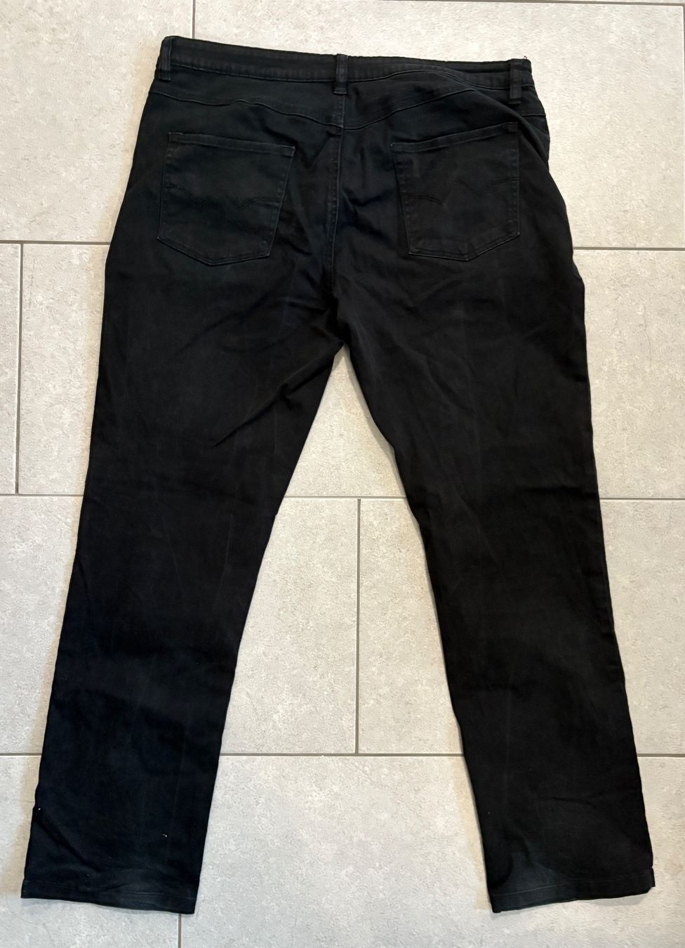 Ellen Amber Jeans: Ellen Amber Jeans Schwarz Grösse 44 – Usato da Auenstein venduto da 5222 2