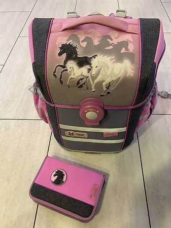 Schulthek Mc Neill (inkl. Etui mit Inhalt)