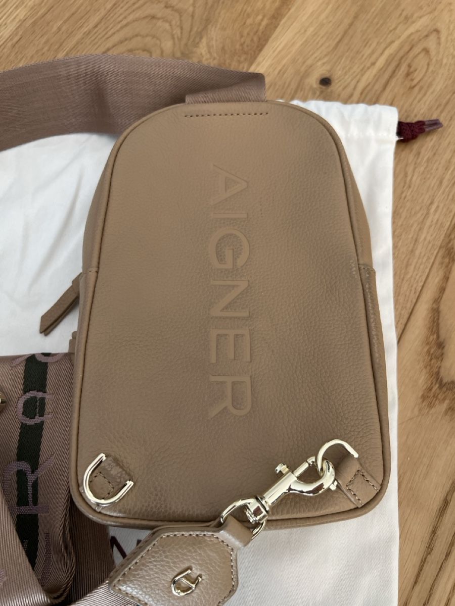 Aigner Borse: Handytasche Aigner Leder – Usato da Sins venduto da Cojedu 2