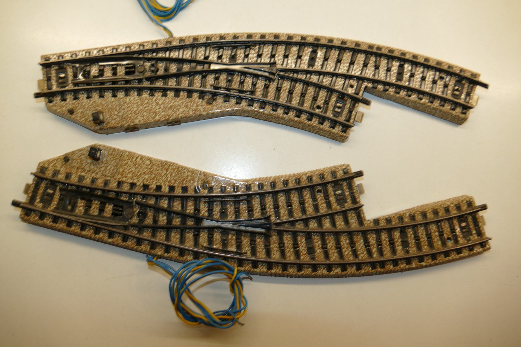 Märklin Modellini di ferrovie: Märklin H0: M-Bogenweichenpaar Einheit 1 – Usato da Niederhasli venduto da rail-duerst 2