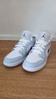 Air Jordan 1 Low white/squadron blue/aura