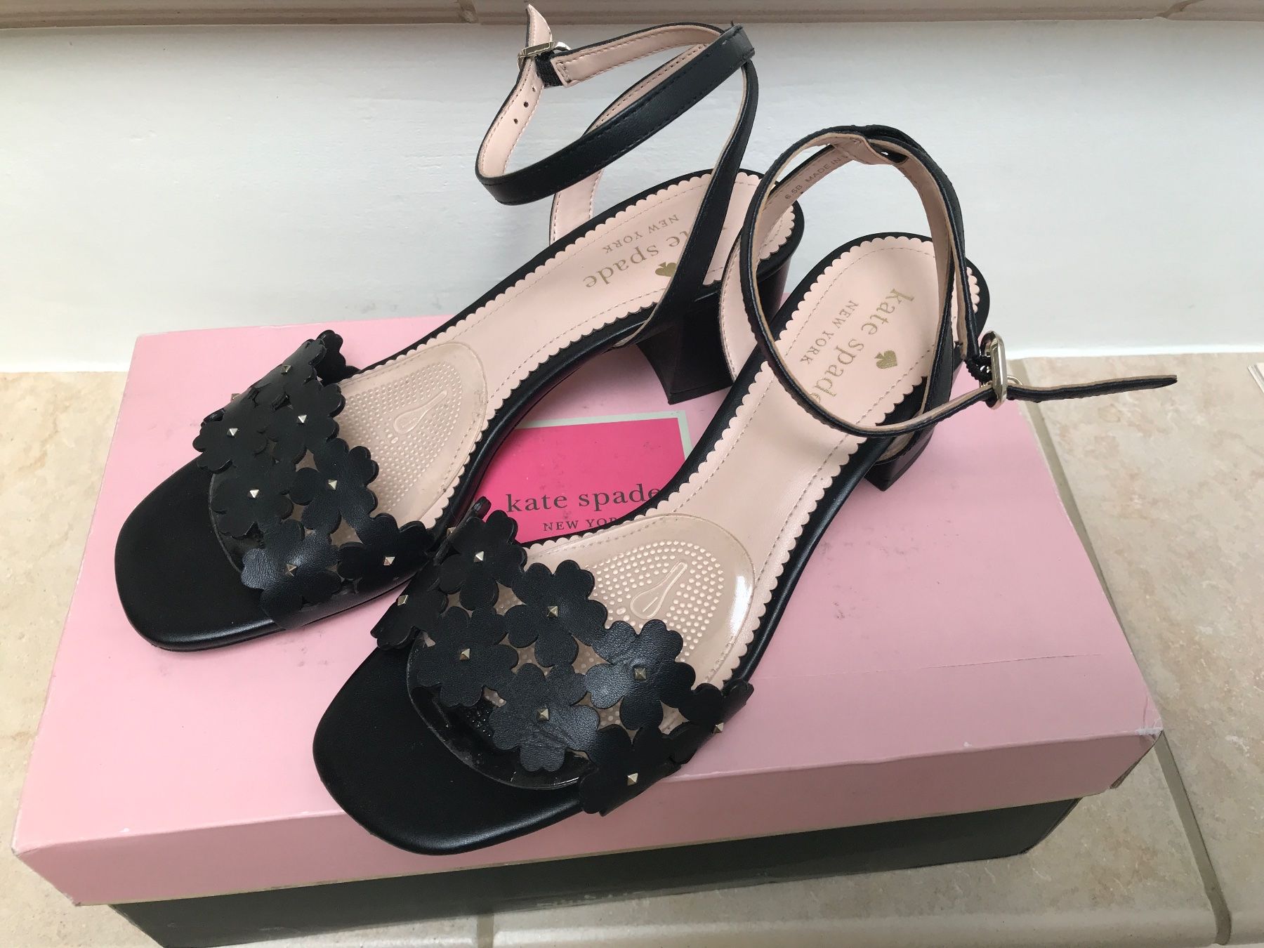 Kate Spade Scarpe da donna: KATE SPADE Daisy mid Sandal 37 in Schwarz – Usato da Glattfelden venduto da Danshari 1