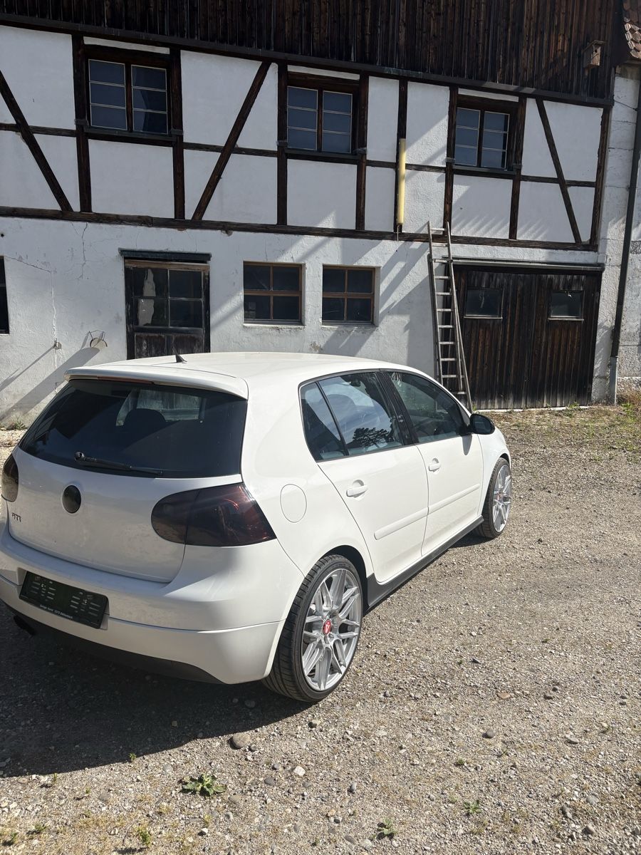 Autos: Golf 5gti – D'occasion à Wangen an der Aare par Nicu0520 1