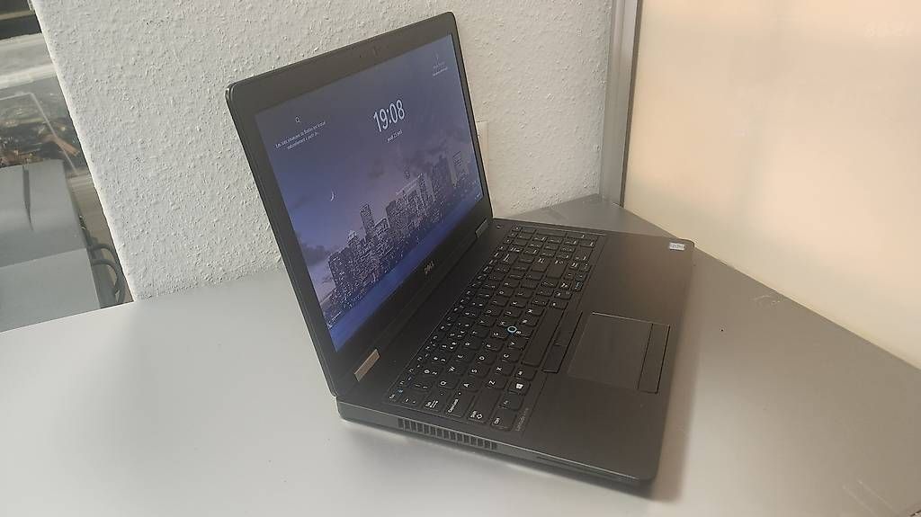 Notebooks: Dell Latitude E5570  Ecran 15,6" Intel Core i5 6th Gen – Gebraucht aus Donneloye von ire_767q 1
