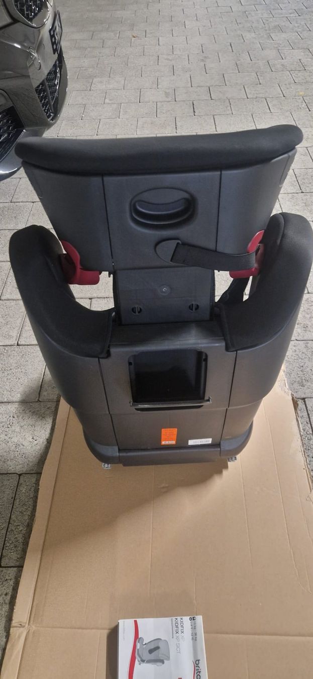 Britax Römer Seggiolini per auto: Autositz Britax Römer – Usato da Geuensee venduto da Pipapaguigrafo 1