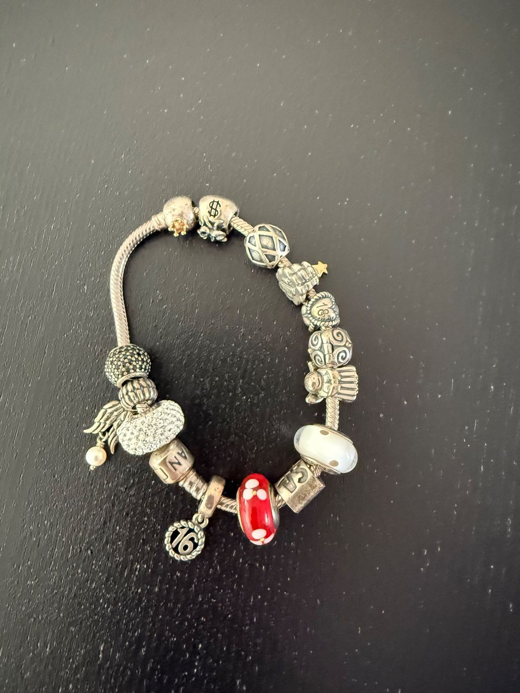Pandora Bracciali & Braccialetti: Pandora-Armband mit Charms – Usato da Lüchingen venduto da Daan8