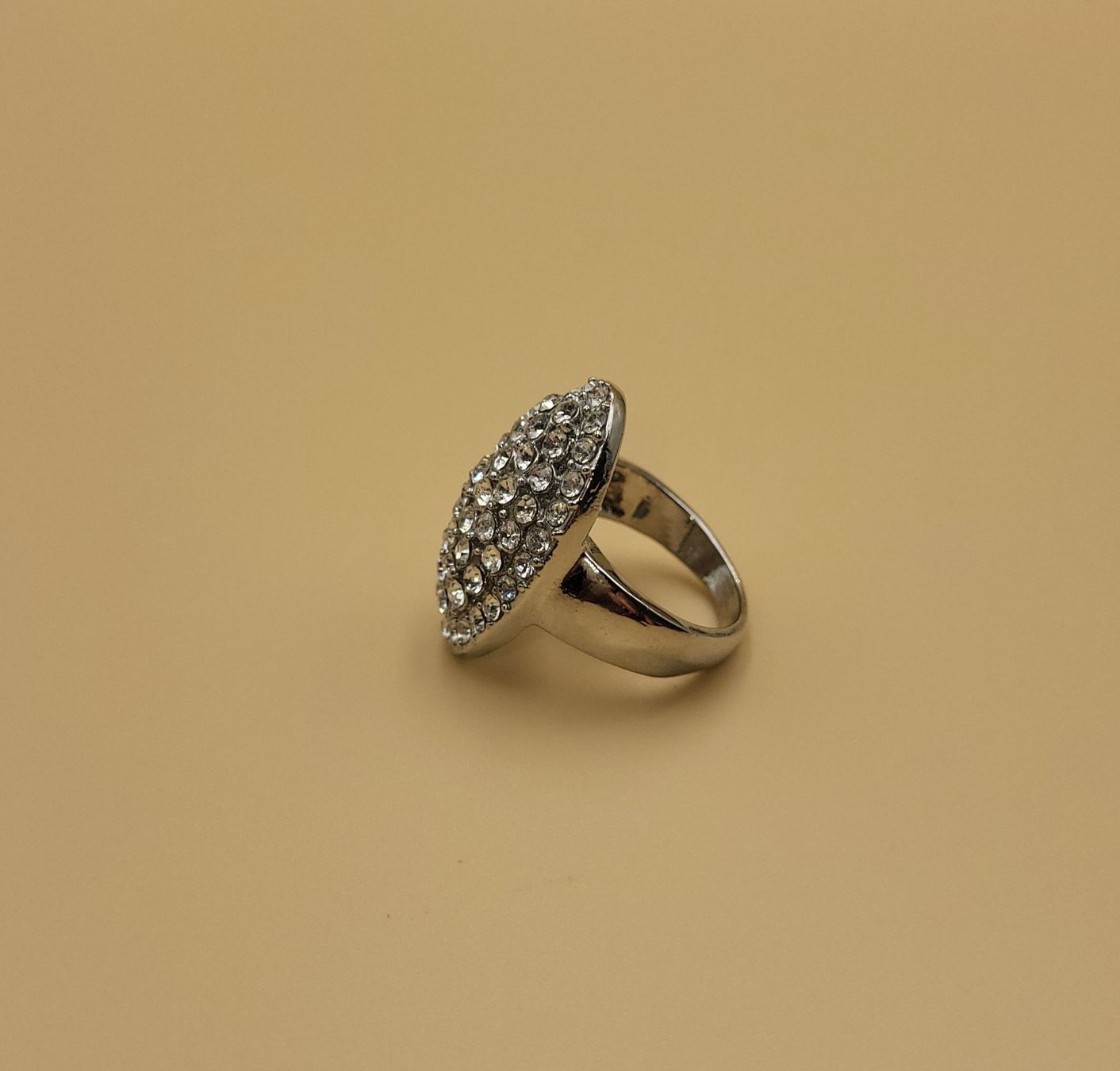 Anelli: Funkelnder Ring mit Strasssteinen – Usato da Wald ZH venduto da SwissPawnshop 5