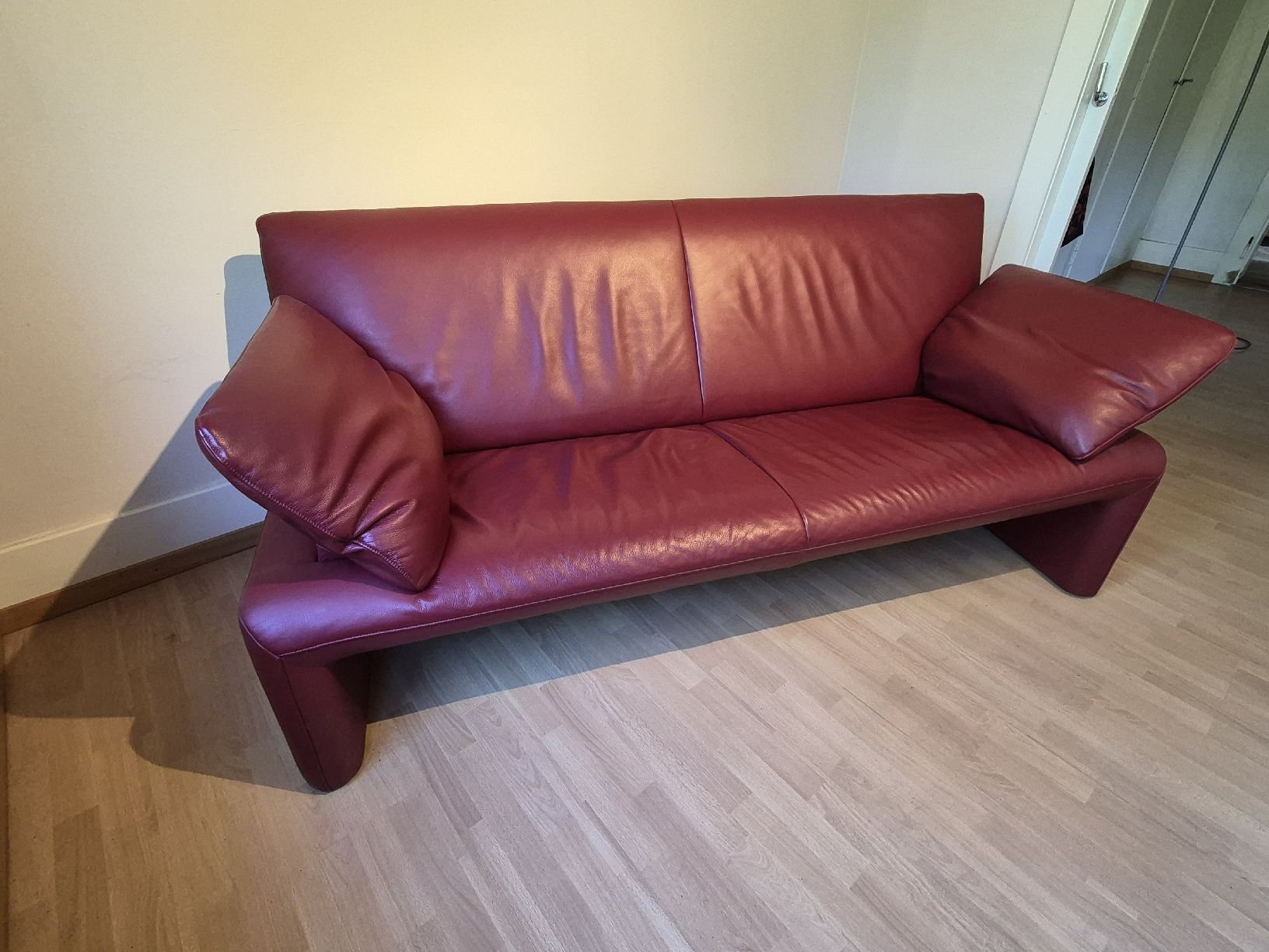 Divani: Jori Ledersofa – Usato da Konolfingen venduto da mar_px6v 1