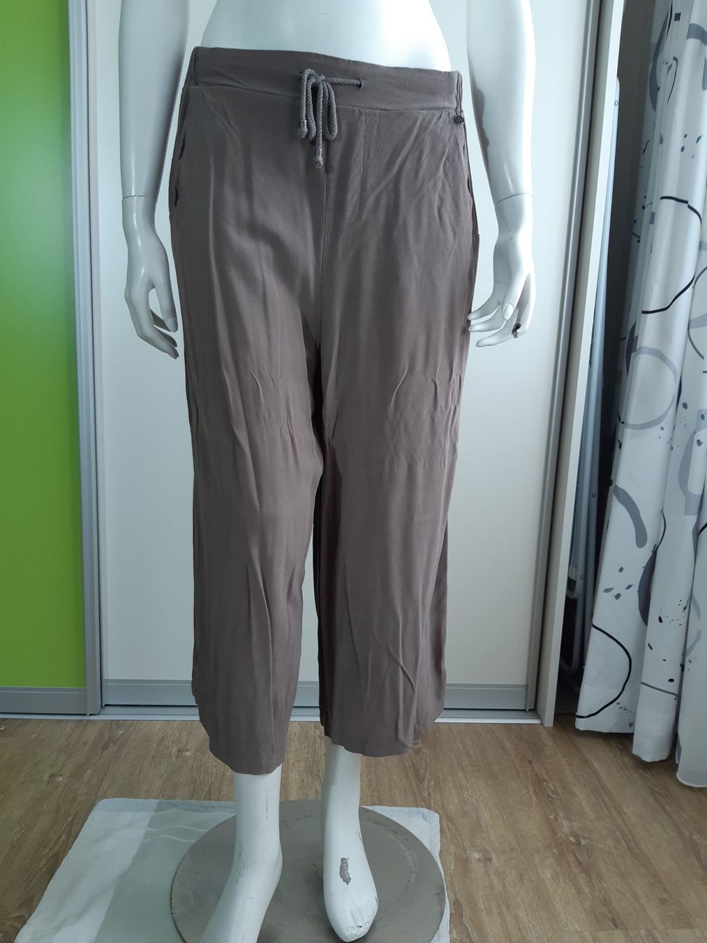 Nile Pantaloni: Caprihose Gr. L von Nile – Usato da Thierachern venduto da Shila99