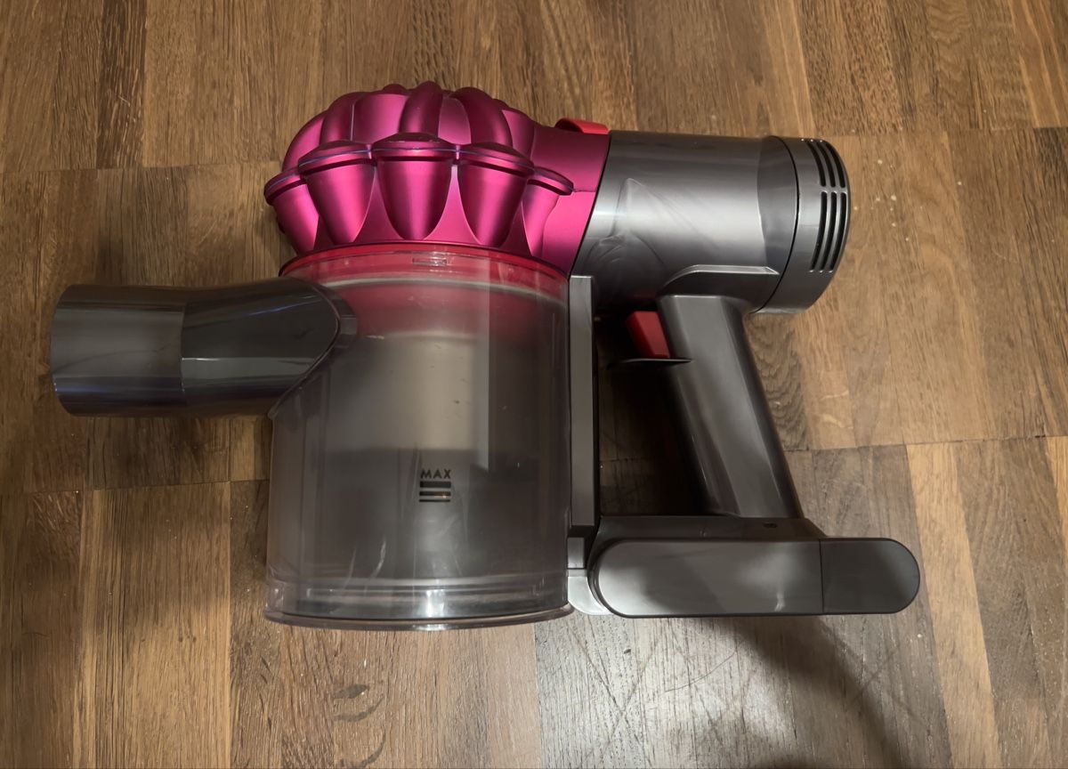 Dyson Staubsauger & Zubehör: Dyson V7 Absolute mit Zubehör wenig gebraucht!! – Gebraucht aus Heerbrugg von fdi_7ngx 2