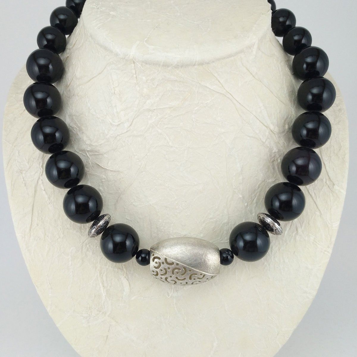 Catenine: Obsidian Halskette – Nuovo e nell'imballaggio originale da Meilen venduto da Byrd-bijoux