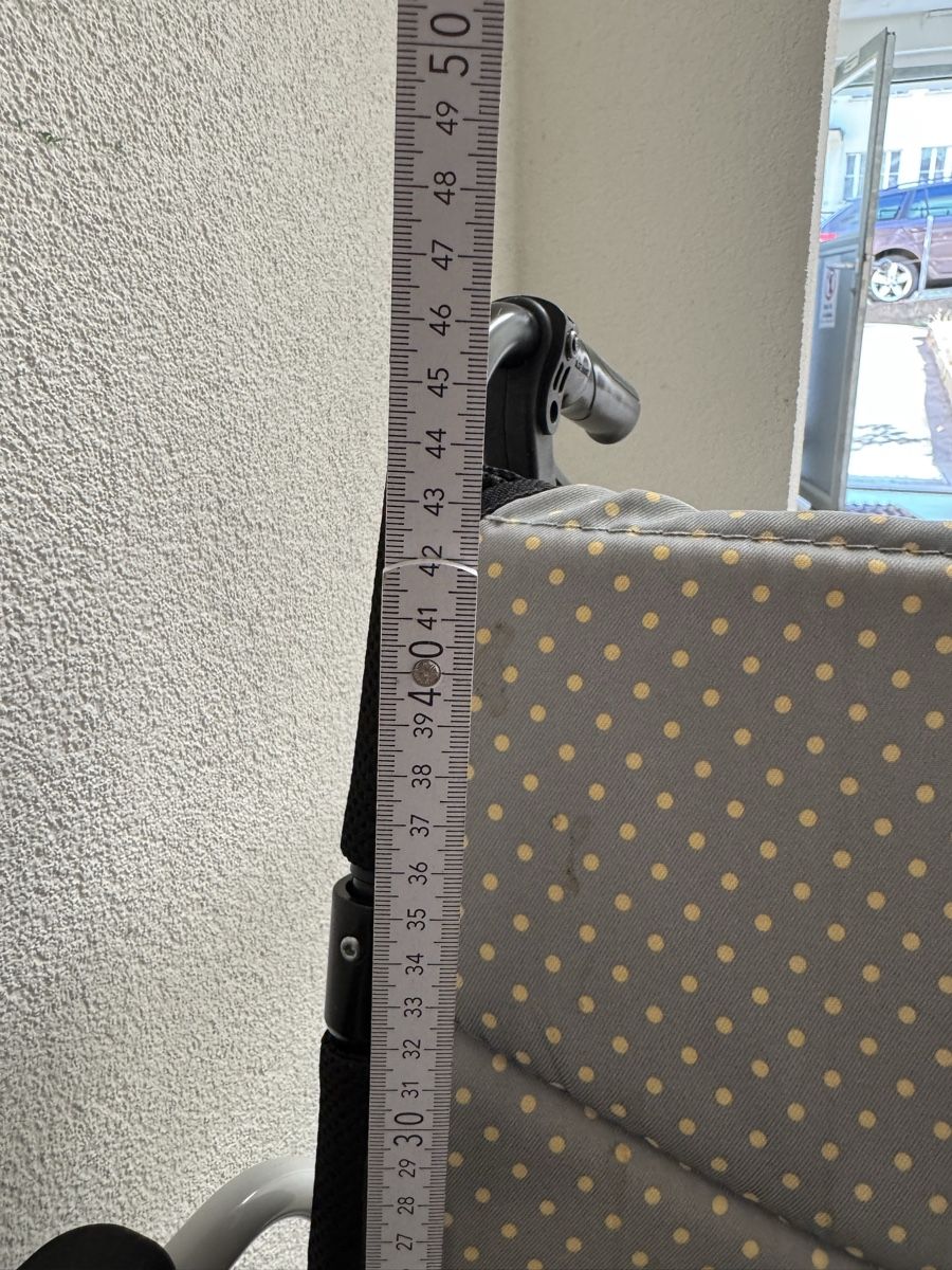 Sedie a rotelle: Rollstuhl SOMA leicht gebraucht Sitzbreite 40cm – Usato da Birsfelden venduto da inf_l2yy 5
