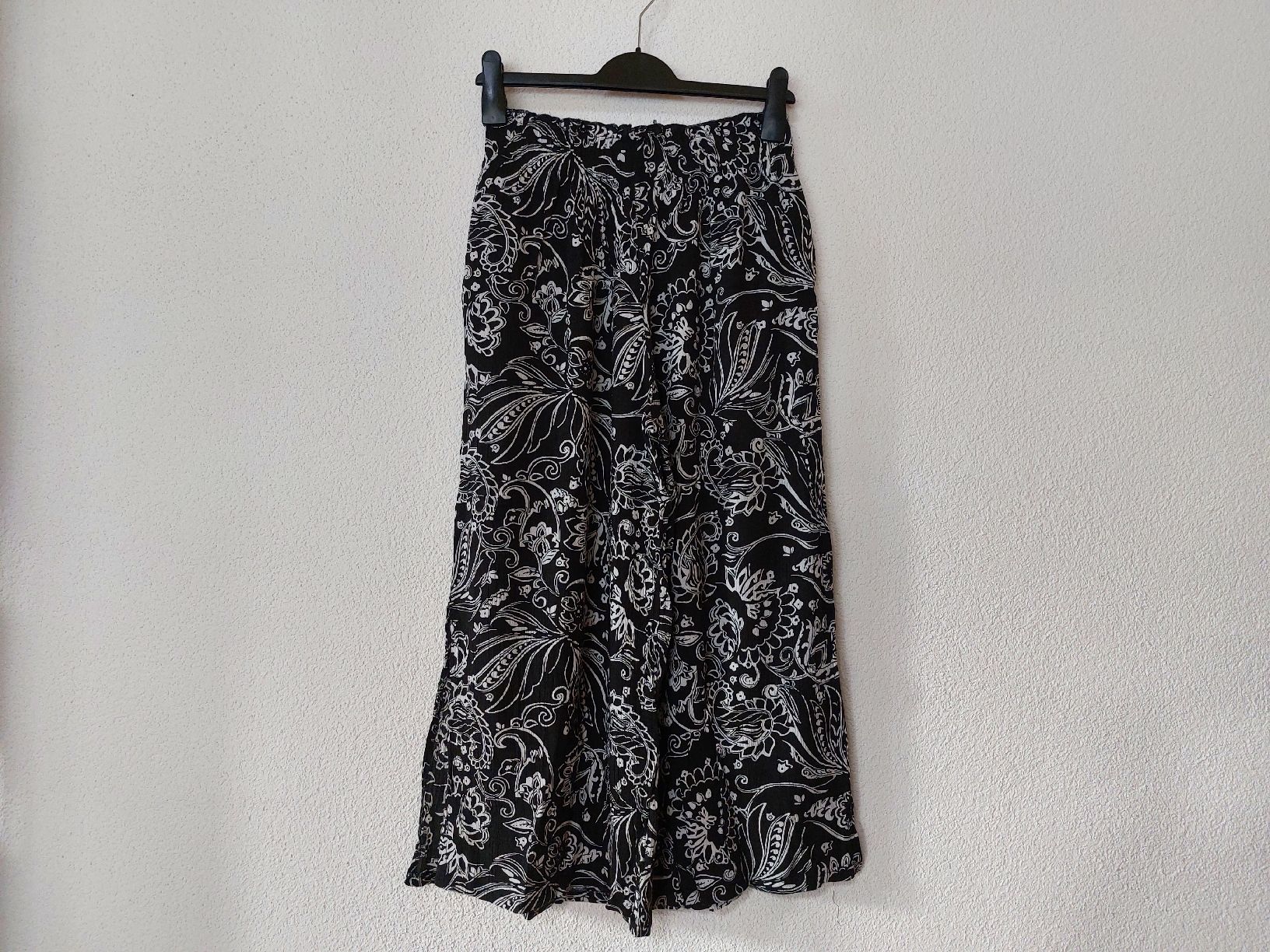 Pantaloni: Damen Sommerhose mit Schlitz  – Usato da Effingen venduto da roe_7mb7
