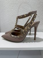 Valentino Garavani Rockstud Pumps Heels Nude Beige Gr 36,5