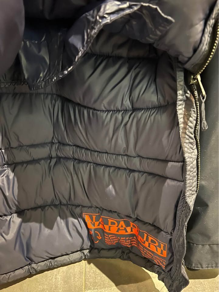 Napapijri Giacche: Veste imperméable Napapijiri taille M – Usato da La Tour-de-Trême venduto da Jackda66 1
