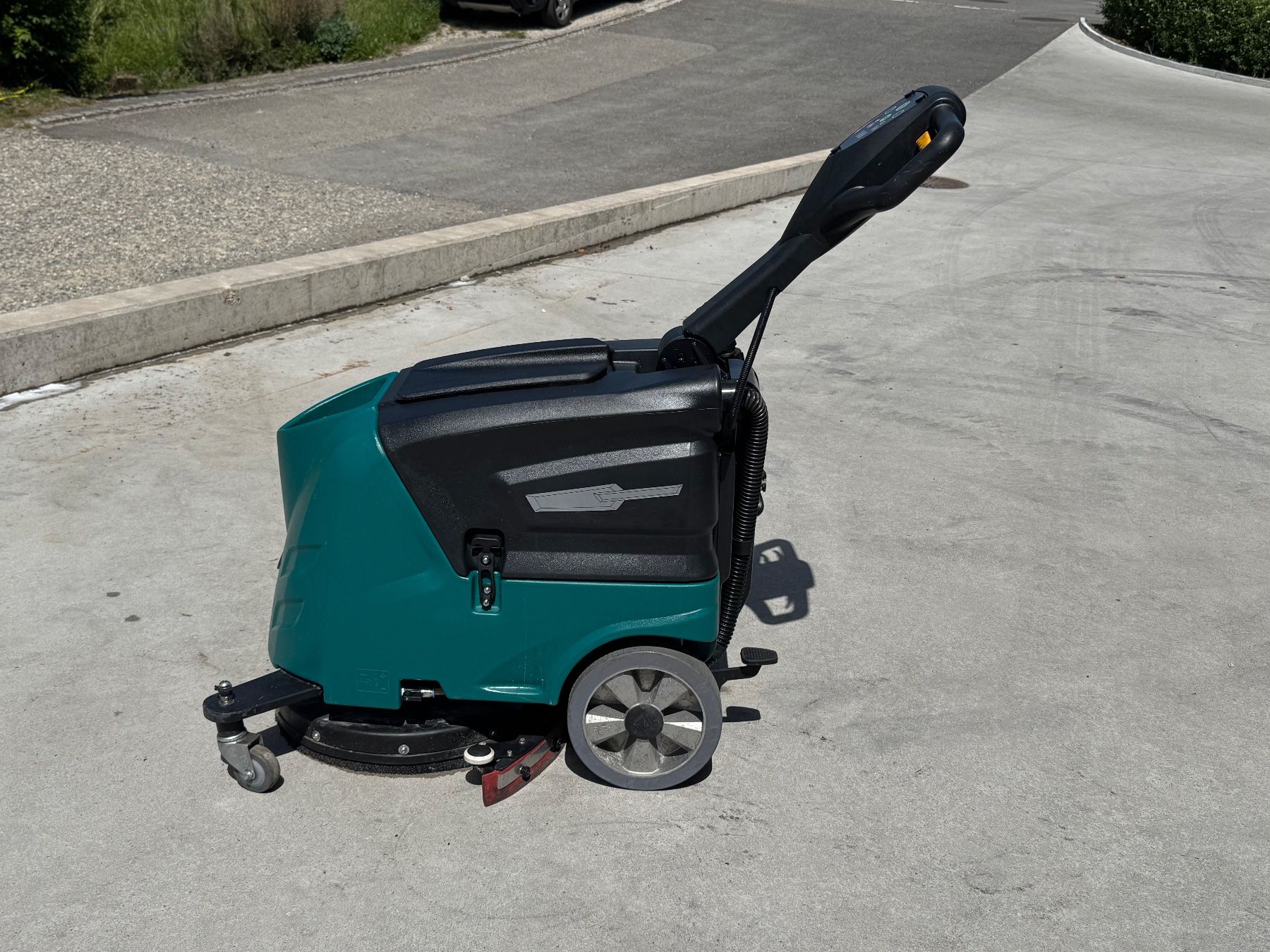 Tutte le macchine: Akku Scheuersaugmaschine fast neu – Usato da Hallau venduto da KSchwaninger 1