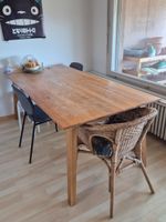 Esstisch aus massivem Holz rechteckig gebrauchter Zustand