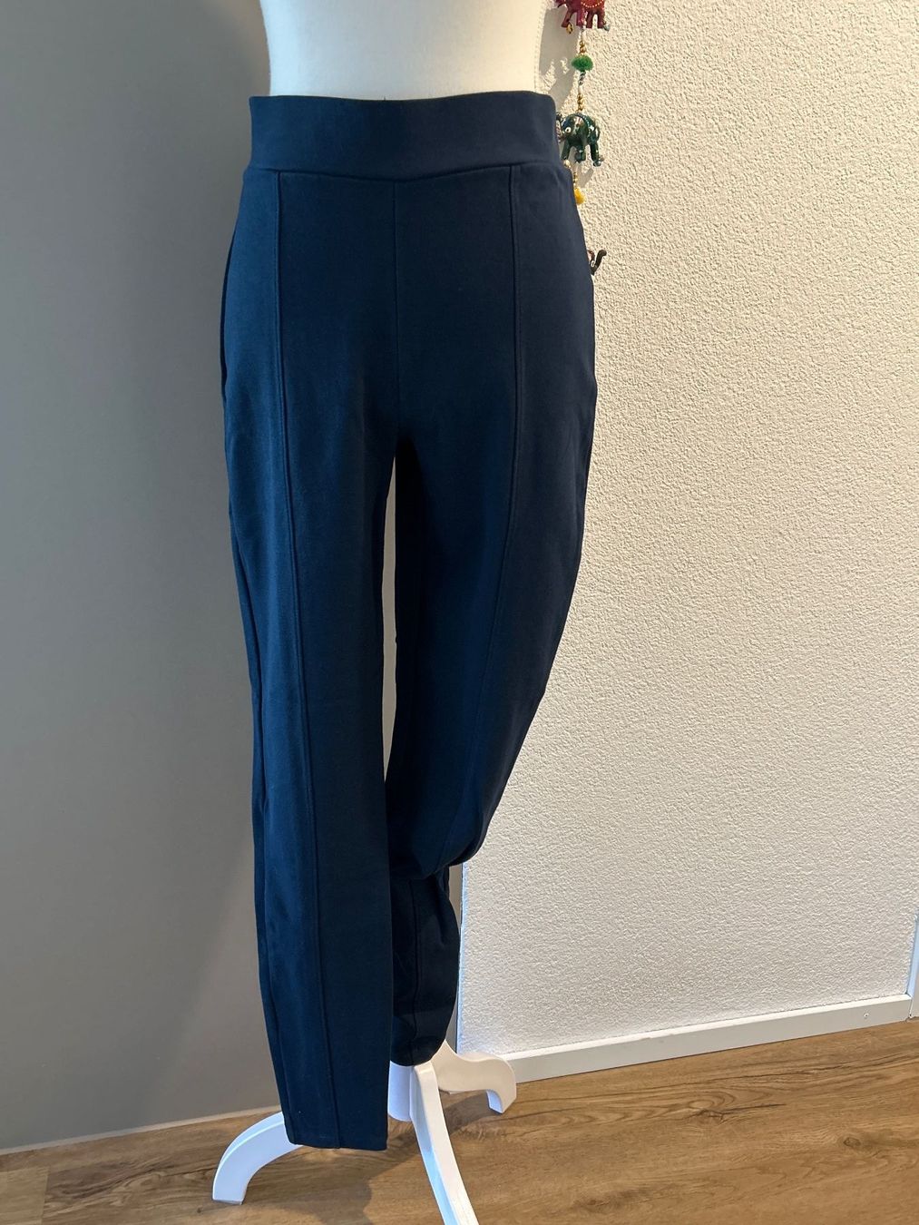 C&A Leggings: Damenhose dunkelblau von The Basics C&A Gr. M – Usato da Brunnen venduto da Nala2929 1