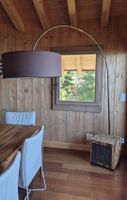 Lampadaire arc abat-jour rond tissu marron structure métal