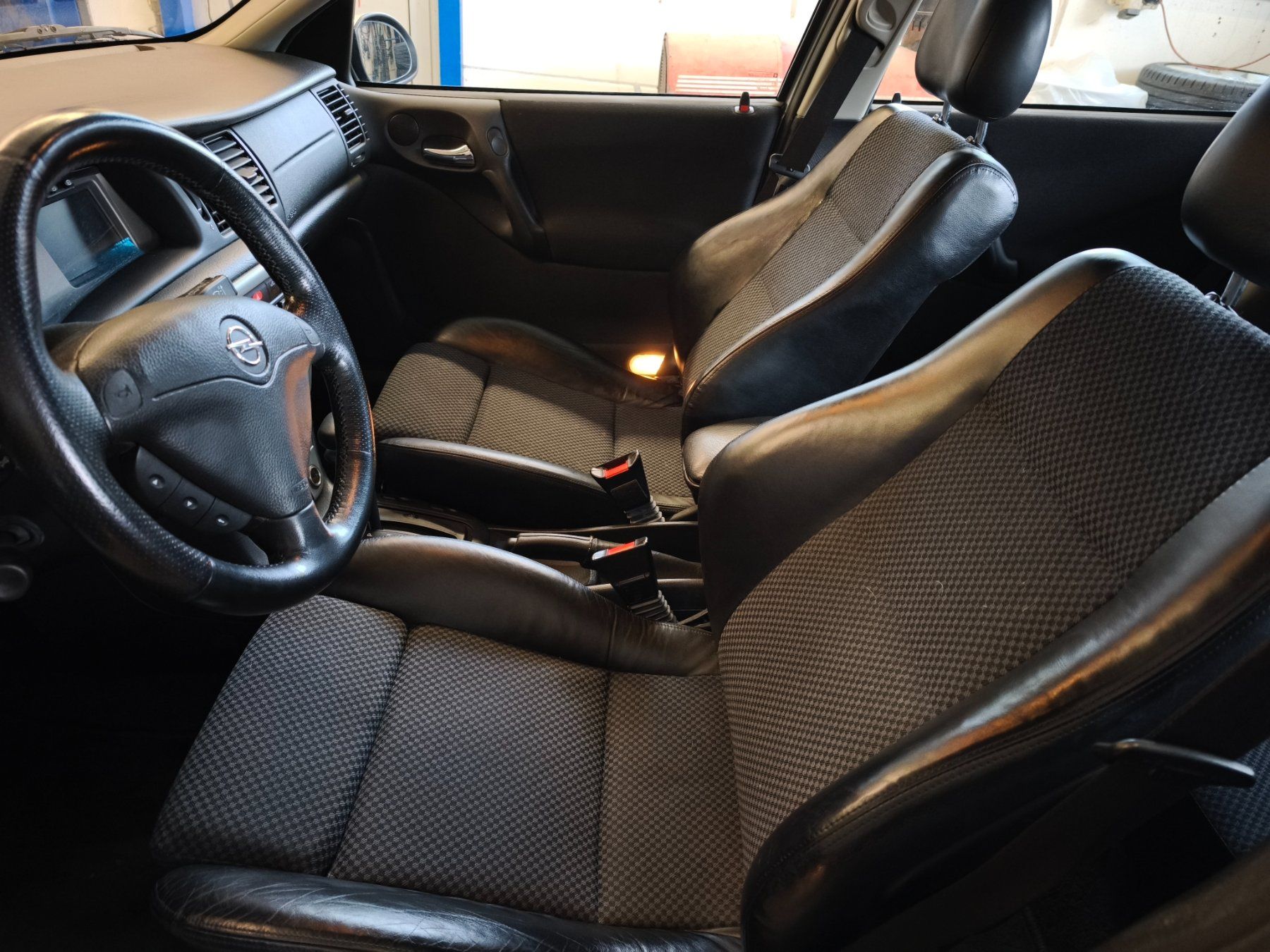Opel Autos: Opel Vectra B 2.6 V6 CC Sport Automatik. – Gebraucht aus Zihlschlacht von rad_vvm9 1