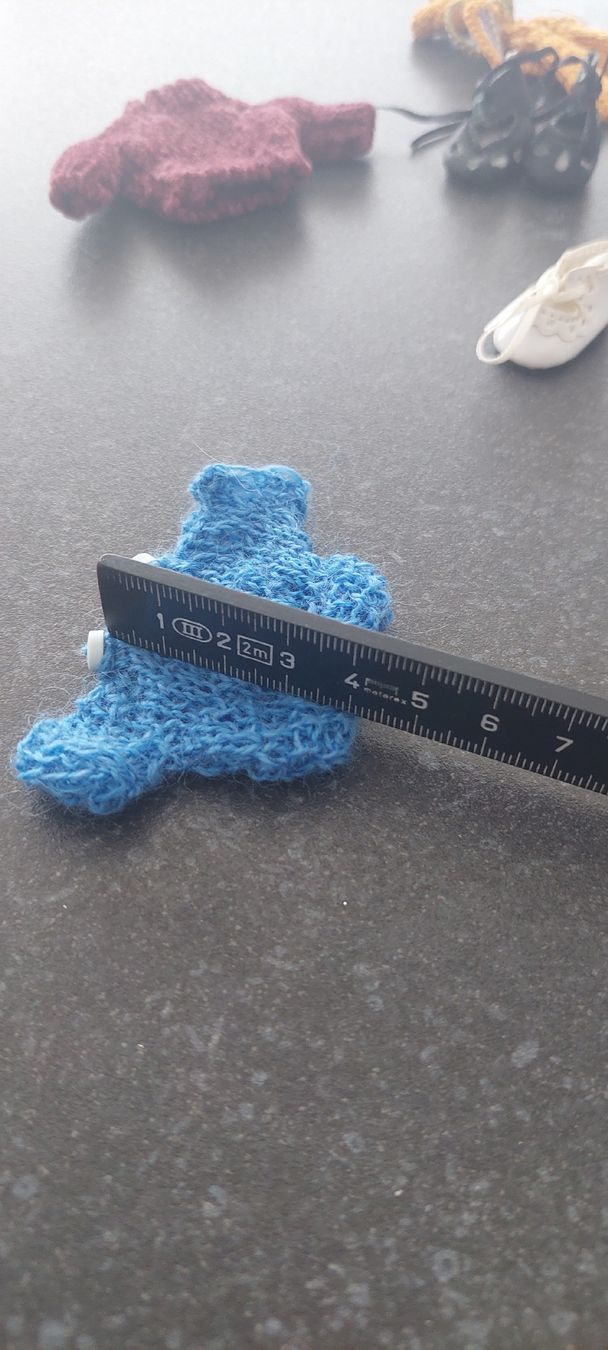 Bambole: Miniatur Puppenkleidchen  – Nuovo (secondo la descrizione) da Muri AG venduto da nindo1 6