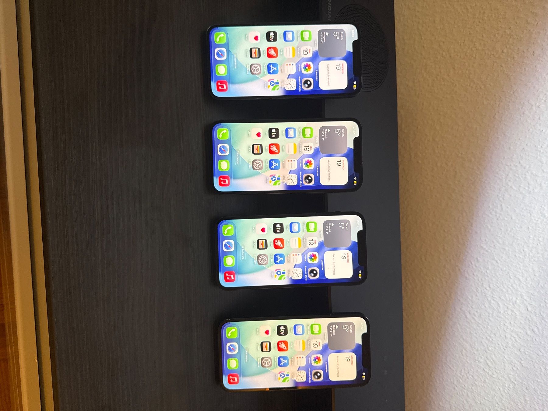 Apple Handys / Smartphones: (4 IPhone12) bon état général – Defekt aus Morges von Abel. 1