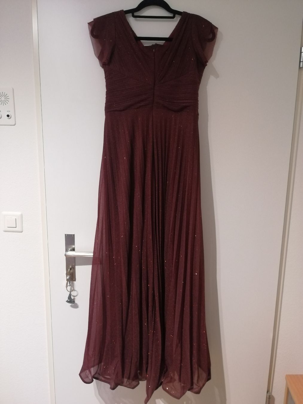 Vestiti: Elegantes dunkelrotes Abendkleid – Usato da Zürich venduto da nev_5jh7 2