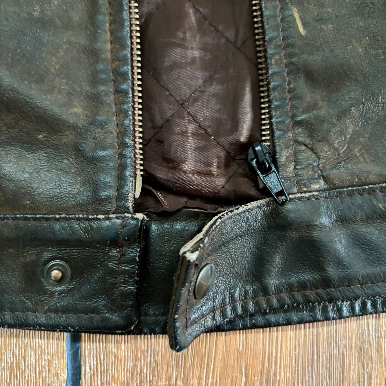 Vera Pelle Giacche: Giacca vintage in pelle da uomo, – Usato da Minusio venduto da ManuM 4